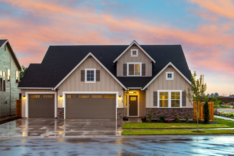 Rent Luxury, Buy Utility: A Smart Real Estate Investing Strategy