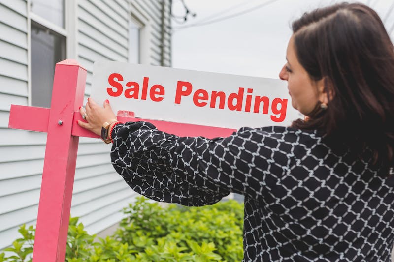 Should You Pay Off Your Mortgage Early? Weighing Benefits and Costs